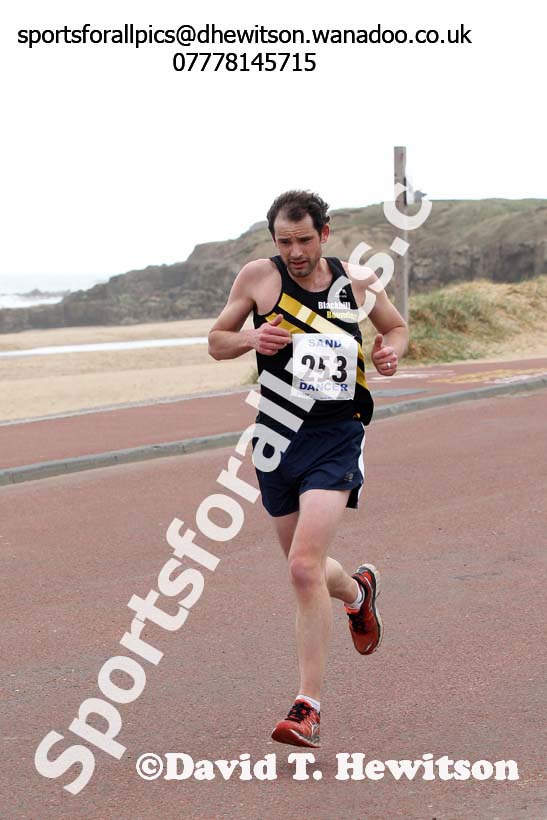 Sand Dancer Race, South Shields. Photo: David T. Hewitson/Sports for All Pics